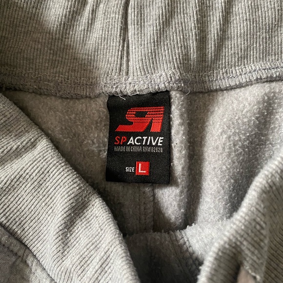 Bundle of men’s sweats - Picture 5 of 6